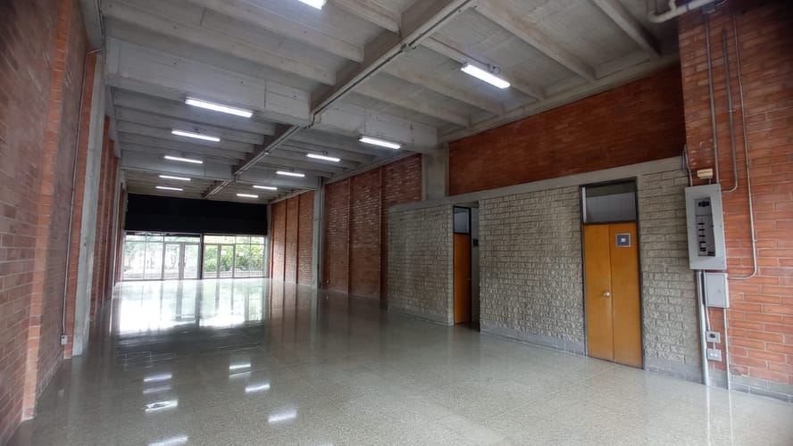 Local en arriendo en Santa Fe, Medellín, 580 m² · foto 4 de 4