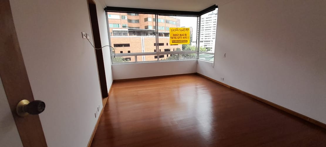 Apartamento de 3 alcobas en arriendo en Los Naranjos, Medellín, 163 m² · foto 6 de 10