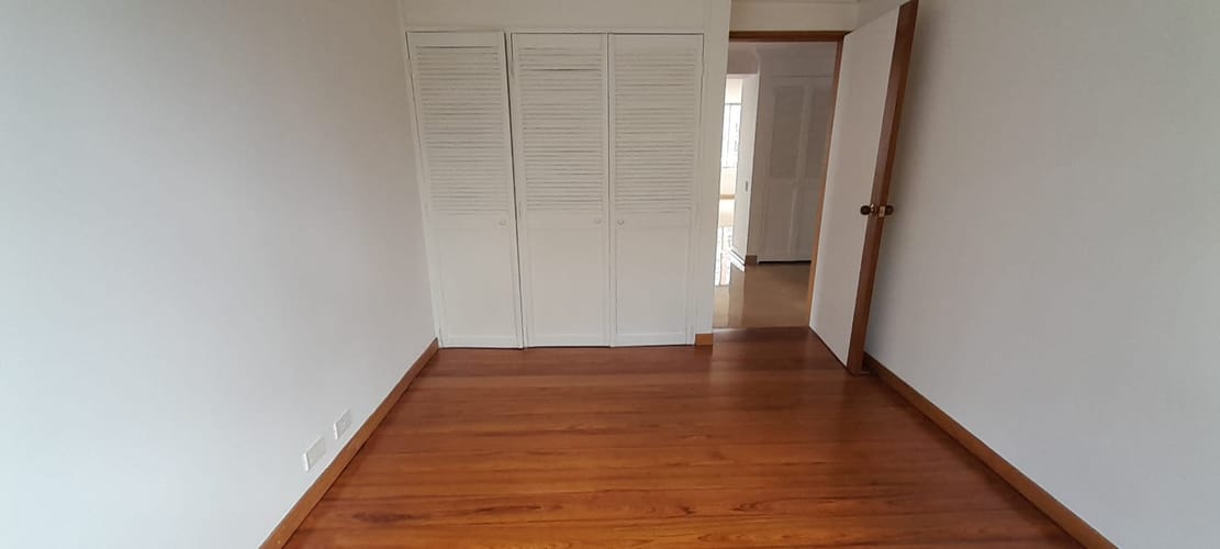 Apartamento de 3 alcobas en arriendo en Los Naranjos, Medellín, 163 m² · foto 7 de 10