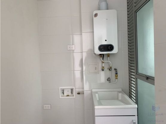 Apartamento en venta en Avenida Kevin Angel, Manizales · foto 4 de 8