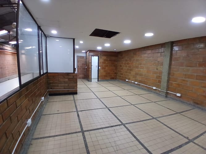 Bodega en arriendo en El Chagualo, Medellín, 450 m² · foto 3 de 10
