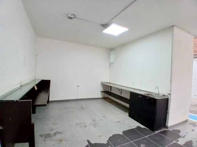 Bodega en arriendo en El Chagualo, Medellín, 450 m² · foto 6 de 10
