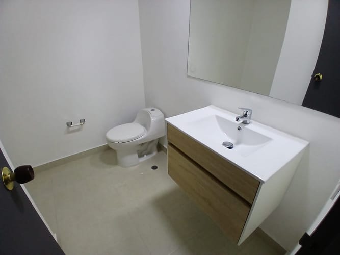 Oficina en arriendo en El Diamante No. 2, Medellín, 246 m² · foto 9 de 10