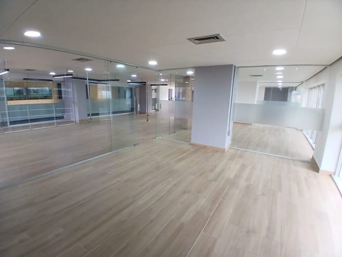 Oficina en arriendo en El Diamante No. 2, Medellín, 246 m² · foto 10 de 10