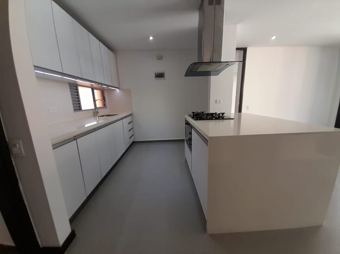 Apartamento de 2 alcobas en arriendo en Las Lomas, Medellín, 80 m² · foto 3 de 16