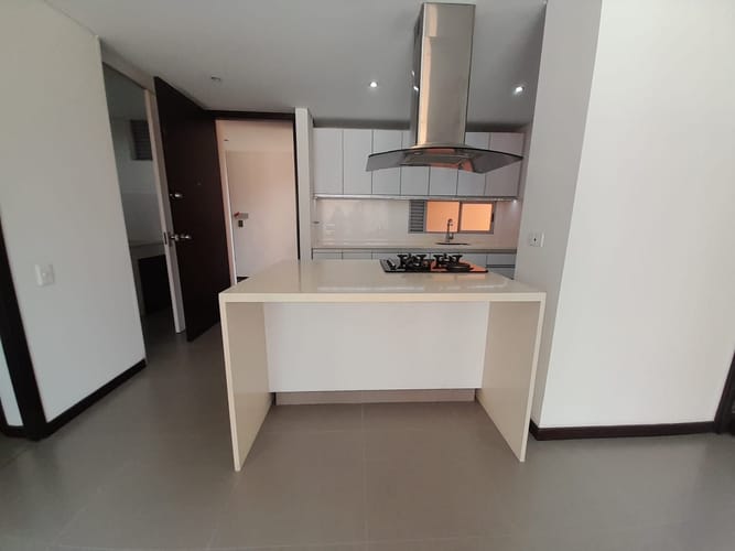 Apartamento de 2 alcobas en arriendo en Las Lomas, Medellín, 80 m² · foto 4 de 16