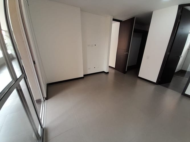 Apartamento de 2 alcobas en arriendo en Las Lomas, Medellín, 80 m² · foto 8 de 16