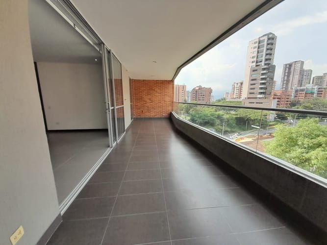 Apartamento de 2 alcobas en arriendo en Las Lomas, Medellín, 80 m² · foto 11 de 16