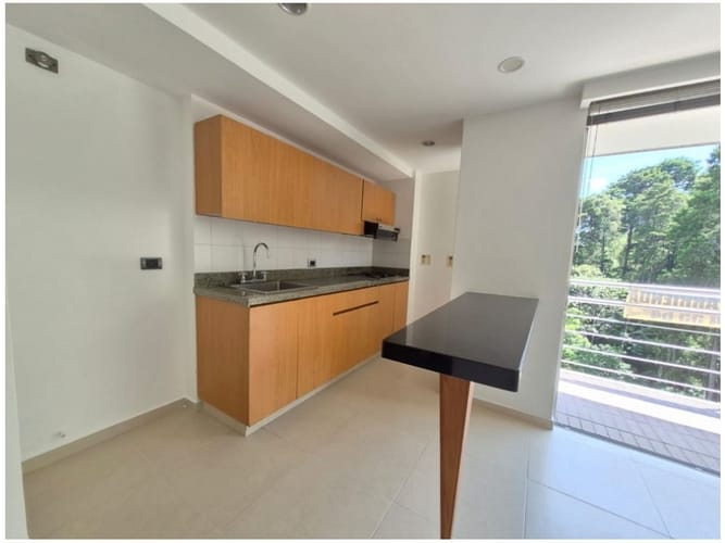 Apartaestudio en venta en Los Naranjos, Medellín, 56 m² · foto 2 de 13