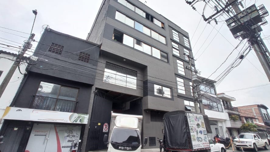 Bodega en arriendo en Campo Amor, Medellín, 100 m² · foto 3 de 10