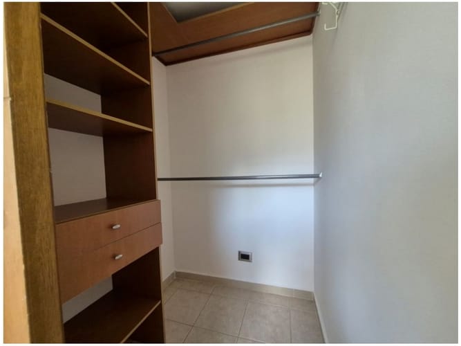 Apartaestudio en venta en Los Naranjos, Medellín, 56 m² · foto 11 de 13