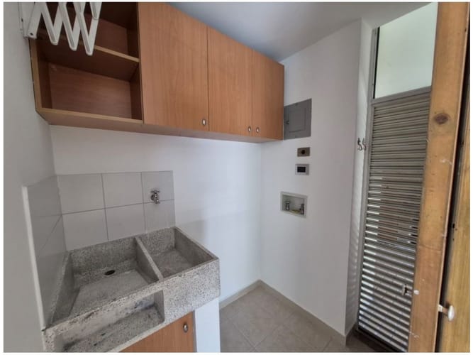 Apartaestudio en venta en Los Naranjos, Medellín, 56 m² · foto 12 de 13