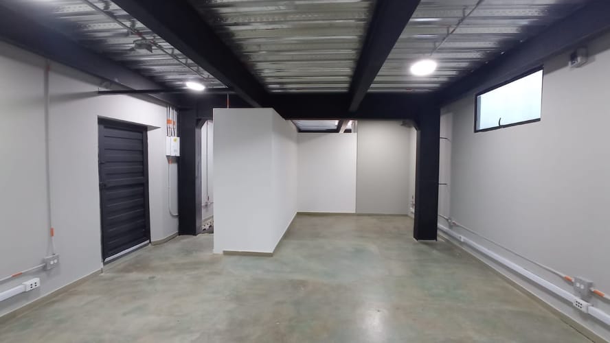 Bodega en arriendo en Campo Amor, Medellín, 100 m² · foto 10 de 10