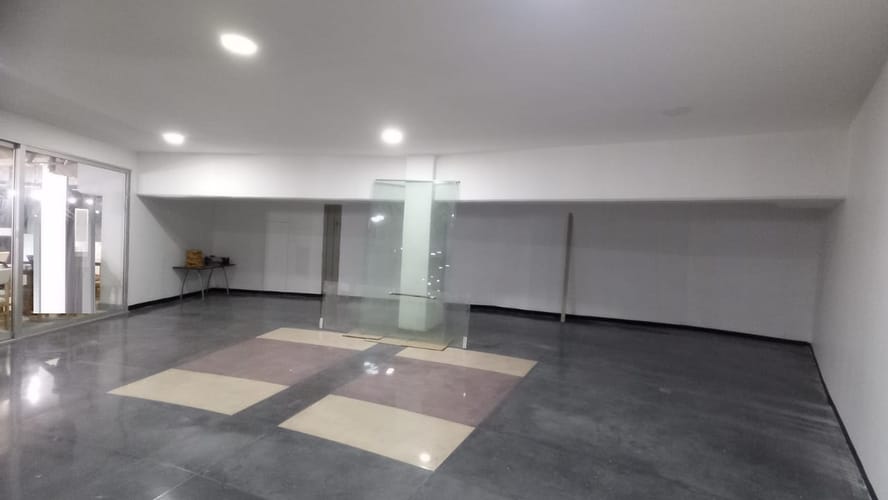Local en arriendo en Los Balsos, Medellín, 92 m² · foto 2 de 4