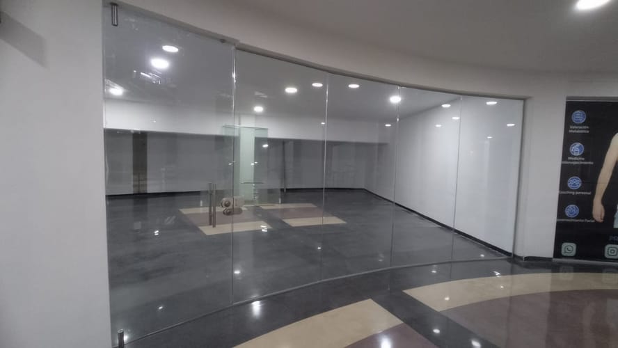 Local en arriendo en Los Balsos, Medellín, 92 m² · foto 3 de 4