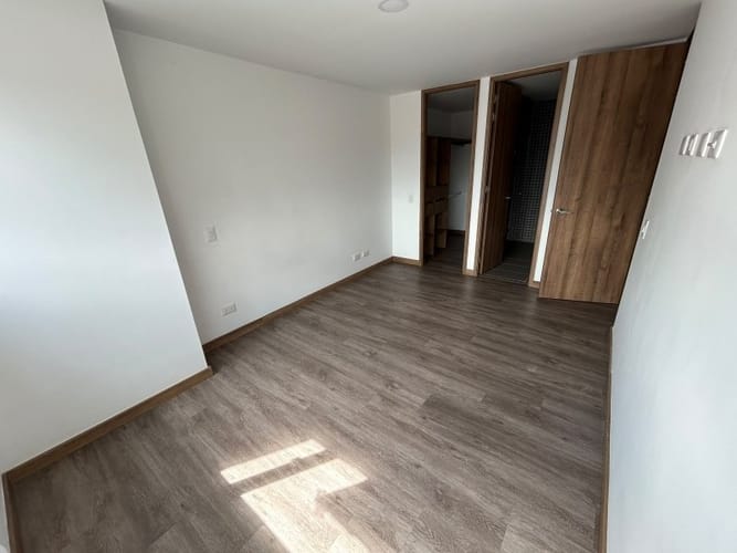 Apartamento de 2 alcobas en arriendo en Mayorca, Envigado, 74 m² · foto 9 de 11