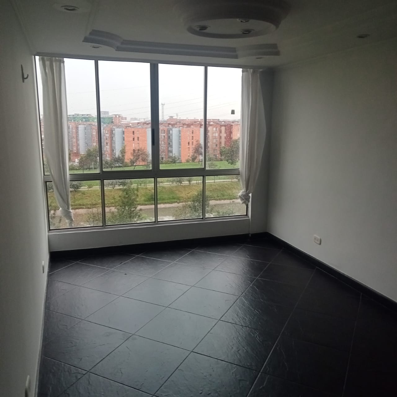 Apartamento en venta en Fontibon, Bogotá · foto 2 de 14