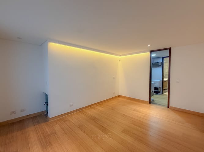 Casa de 4 alcobas en venta en El Esmeraldal, Envigado, 400 m² · foto 16 de 24