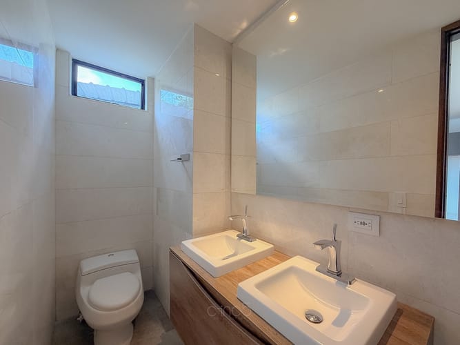 Casa de 4 alcobas en venta en El Esmeraldal, Envigado, 400 m² · foto 20 de 24
