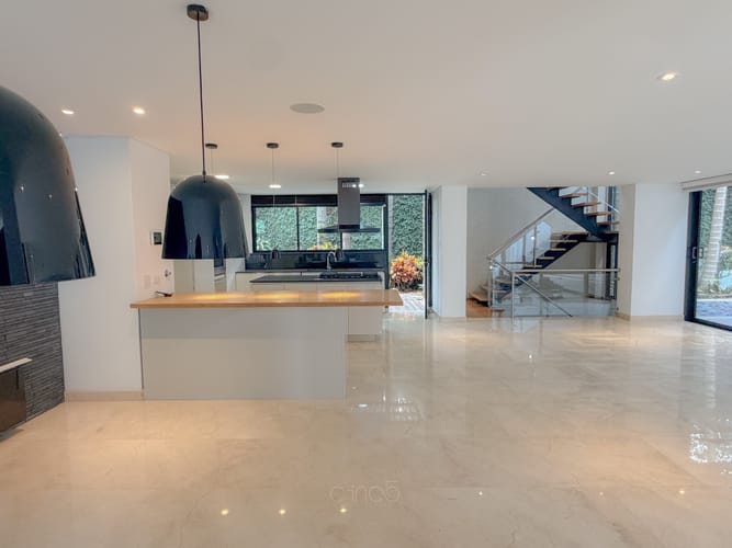 Casa de 4 alcobas en venta en El Esmeraldal, Envigado, 400 m² · foto 8 de 24