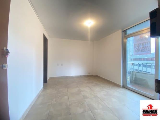Oficina en arriendo en La Candelaria, Medellín, 25 m² · foto 2 de 12