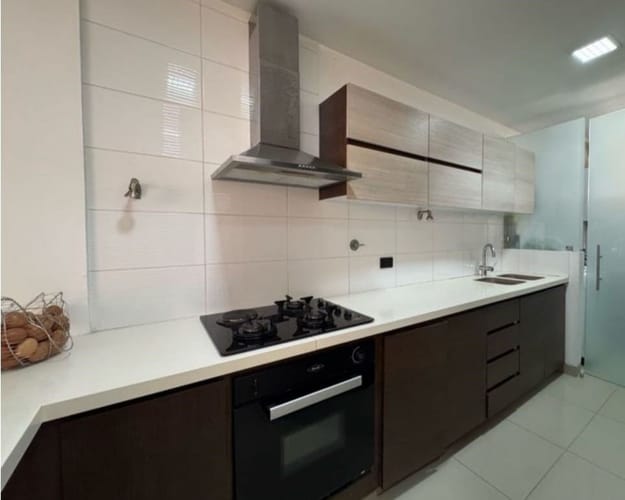 Casa de 3 alcobas en venta en Loma El Atravesado, Envigado, 210 m² · foto 3 de 14