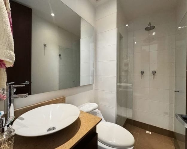 Casa de 3 alcobas en venta en Loma El Atravesado, Envigado, 210 m² · foto 11 de 14