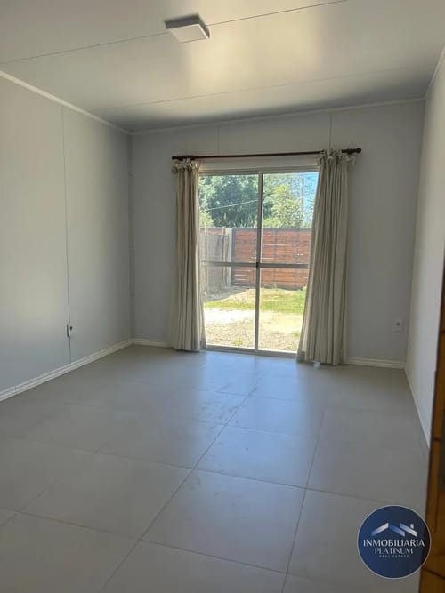 Casa en alquiler c/ cochera en Villa Aeroparque · Foto 2