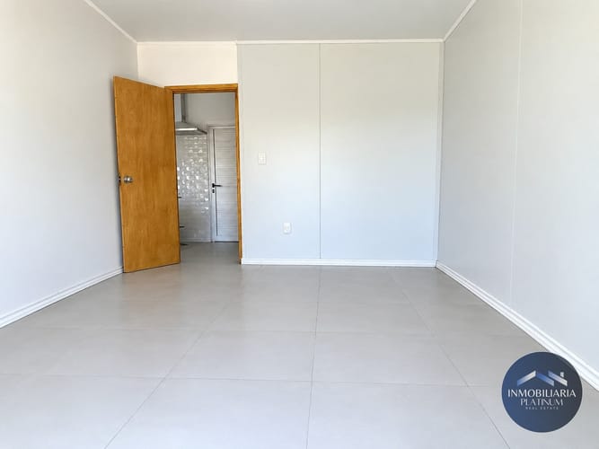 Casa en alquiler c/ cochera en Villa Aeroparque · Foto 6