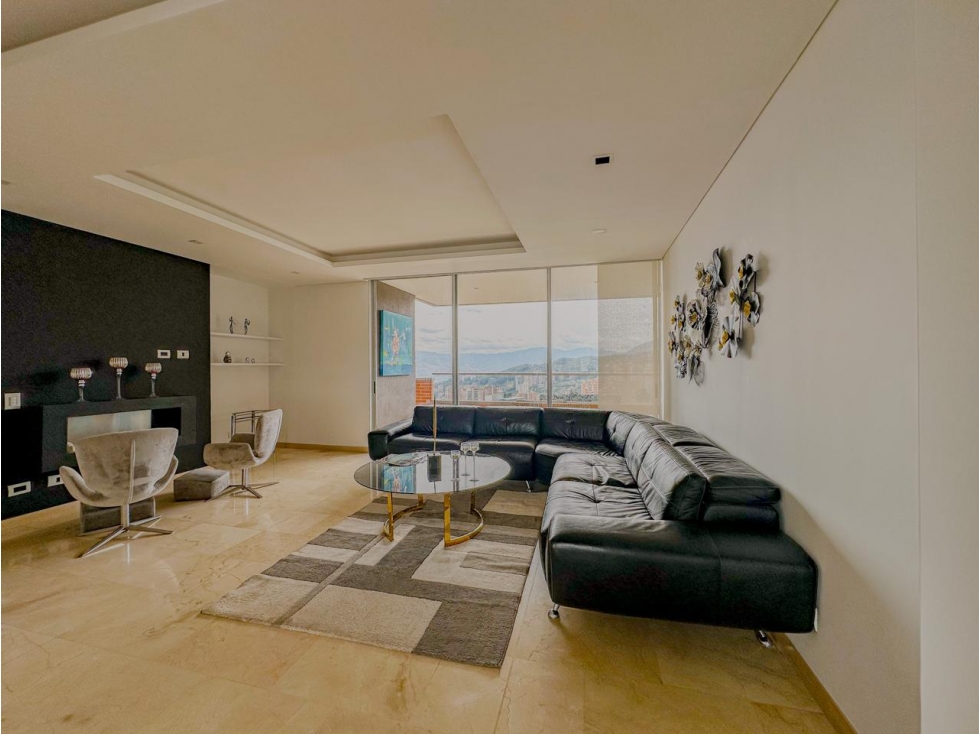 Apartamento en arriendo en El Poblado, Medellín · foto 2 de 24
