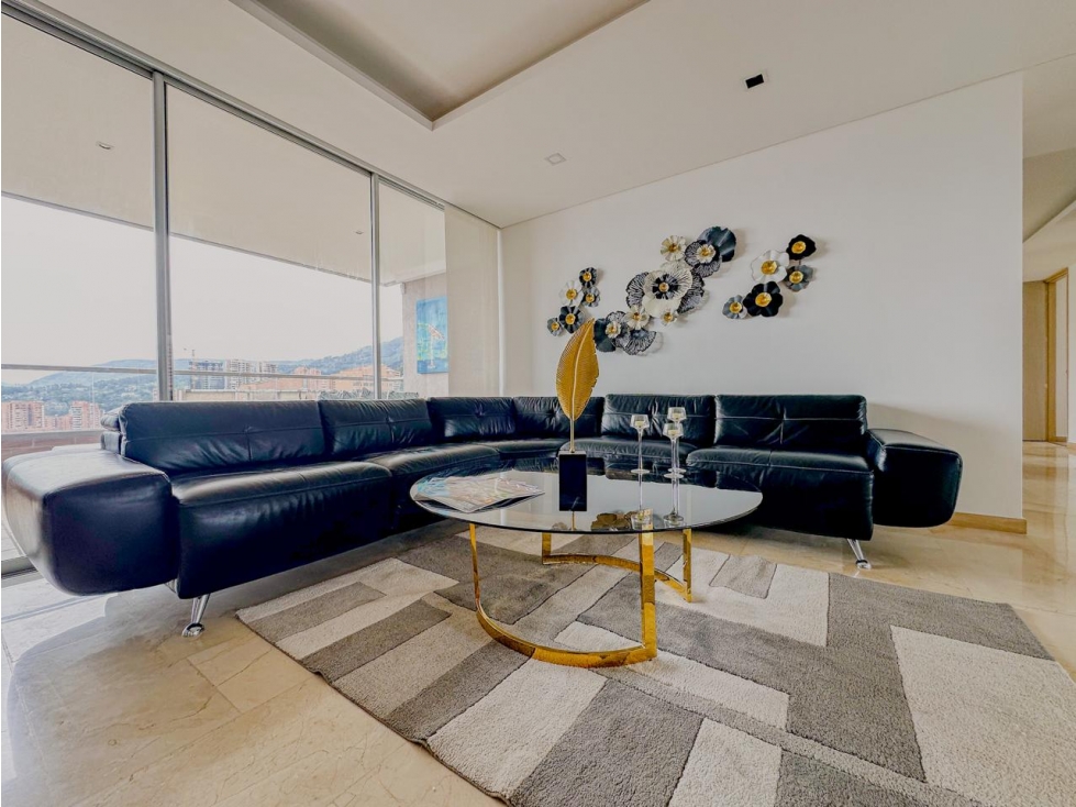 Apartamento en arriendo en El Poblado, Medellín · foto 3 de 24