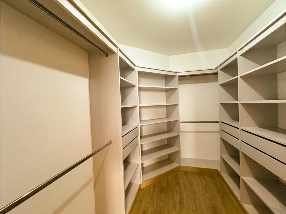 Apartamento en arriendo en El Poblado, Medellín · foto 15 de 24