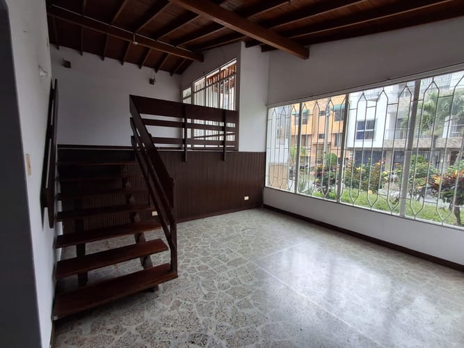 Local en arriendo en Las Acacias, Medellín, 200 m² · foto 2 de 19