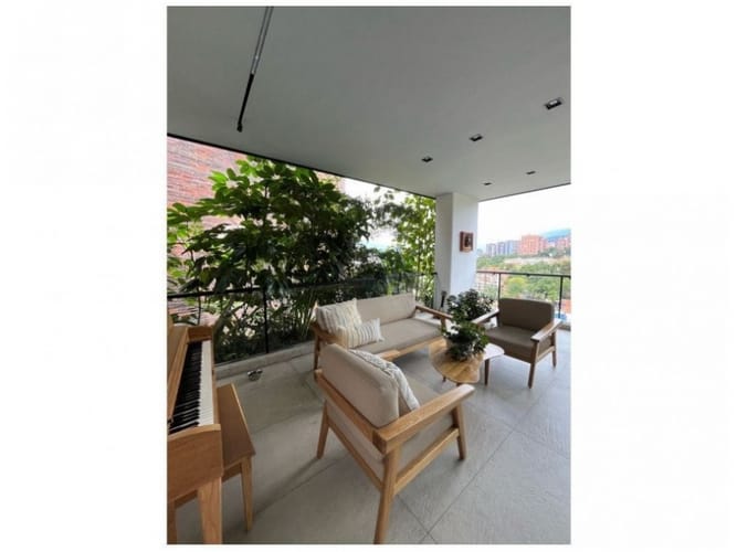 Apartamento de 3 alcobas en venta en El Diamante No. 2, Medellín, 323 m² · foto 6 de 9