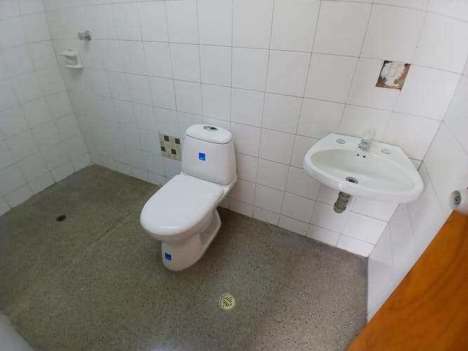Bodega en arriendo en Santa Fe, Medellín, 870 m² · foto 3 de 10