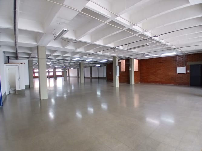 Bodega en arriendo en Santa Fe, Medellín, 870 m² · foto 5 de 10