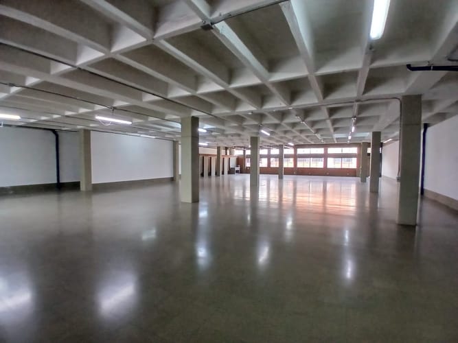 Bodega en arriendo en Santa Fe, Medellín, 870 m² · foto 6 de 10