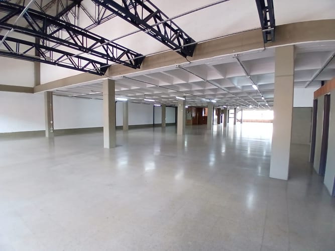 Bodega en arriendo en Santa Fe, Medellín, 870 m² · foto 9 de 10