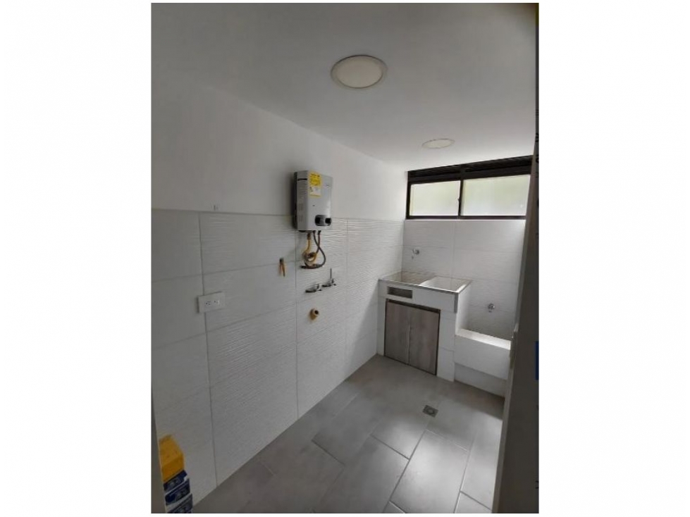 Apartamento en venta en El Poblado, Medellín · foto 5 de 8