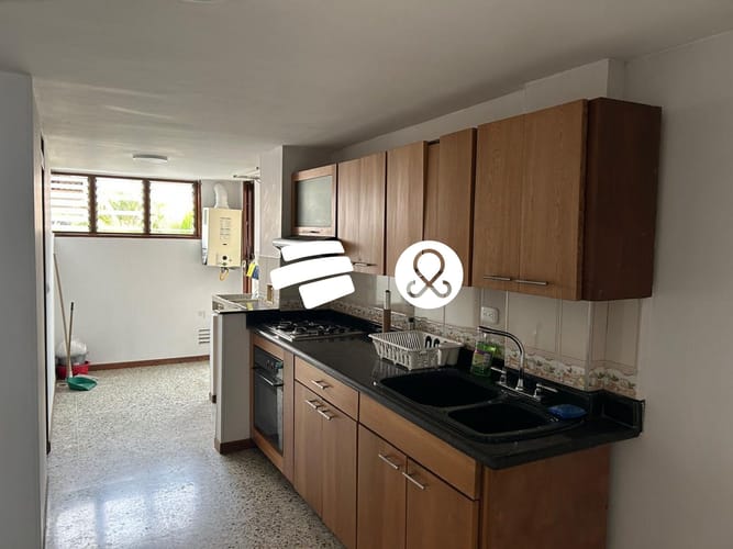 Apartamento de 3 alcobas en venta en El Poblado, Medellín, 135 m² · foto 2 de 10