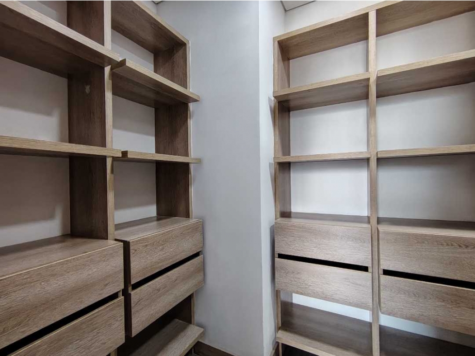 Apartamento en arriendo en Los Naranjos, Medellín · foto 10 de 24