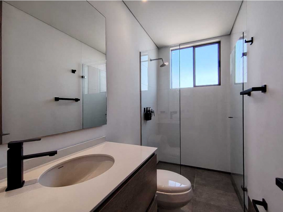 Apartamento en arriendo en Los Naranjos, Medellín · foto 14 de 24
