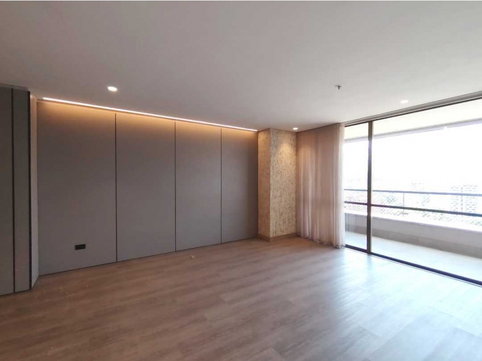 Apartamento en arriendo en Los Naranjos, Medellín · foto 16 de 24