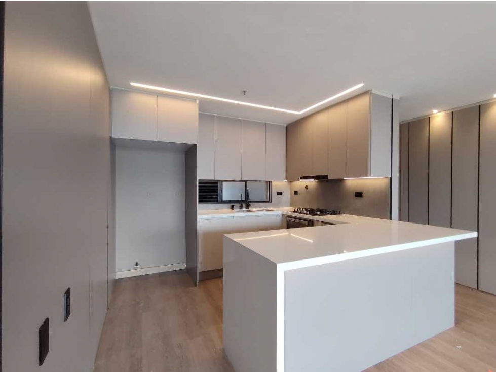 Apartamento en arriendo en Los Naranjos, Medellín · foto 19 de 24