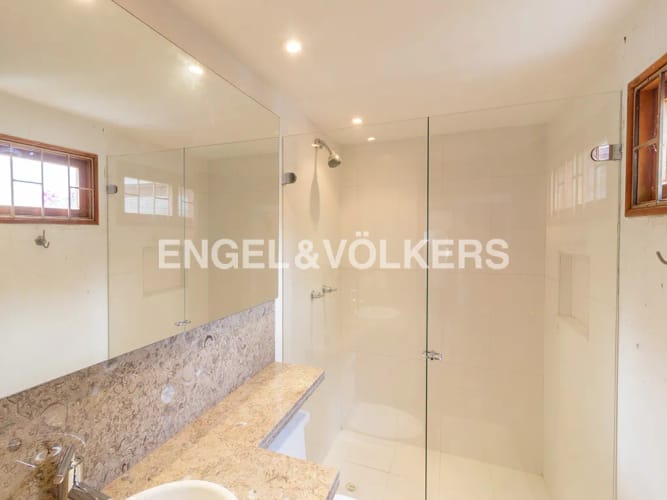 Casa de 3 alcobas en venta en Santa Barbara Alta, Bogotá, 345 m² · foto 13 de 16