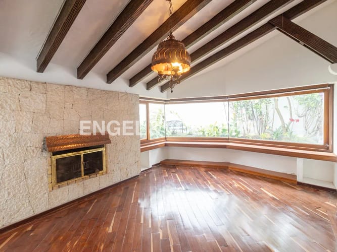 Casa de 3 alcobas en venta en Santa Barbara Alta, Bogotá, 345 m² · foto 2 de 16