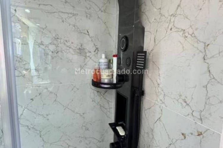 Apartamento de 3 alcobas en venta en Fontibon, Bogotá, 76 m² · foto 12 de 20