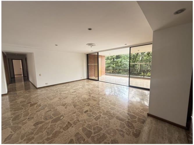 Apartamento en venta en La Florida, Medellín · foto 2 de 18