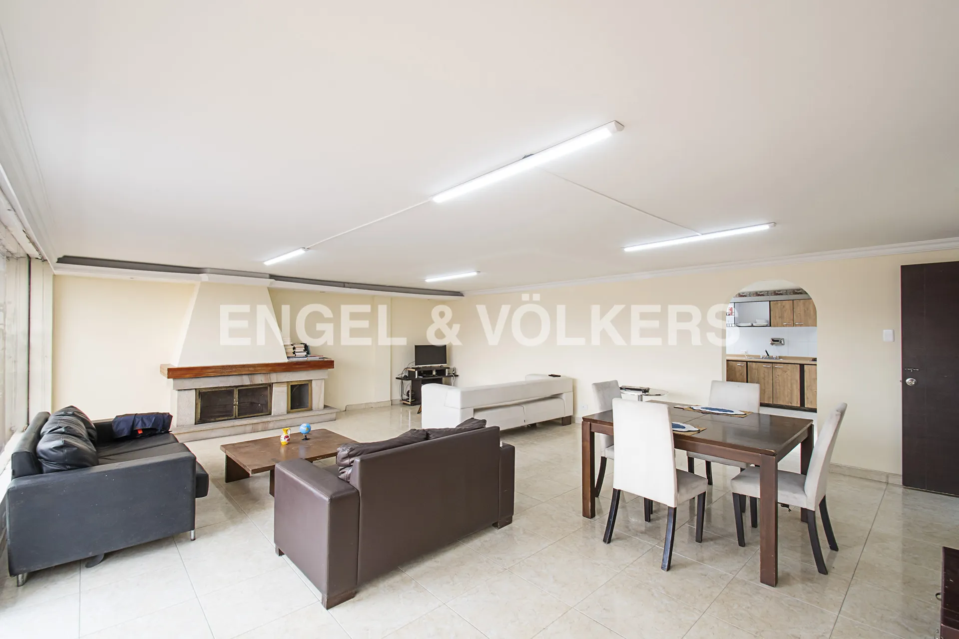 Apartamento en venta en Santa Barbara Central, Bogotá · foto 3 de 11