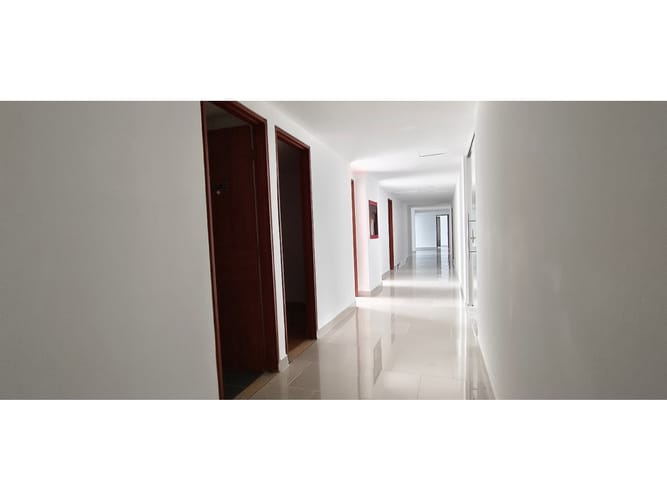 Oficina en arriendo en El Castillo, Medellín, 420 m² · foto 7 de 24